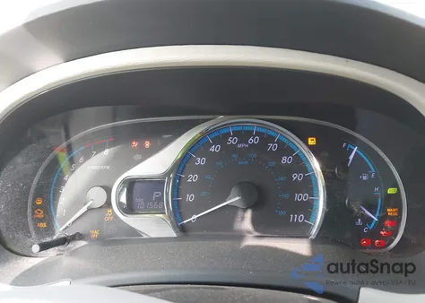 2013 Toyota Sienna Xle V6 8 Passenger z USA, uszkodzony, nr VIN 5TDYK3DC2DS334536